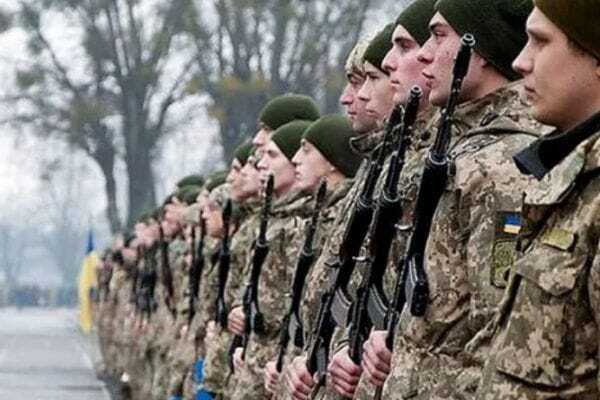 Юнаки у віці 18-24 роки