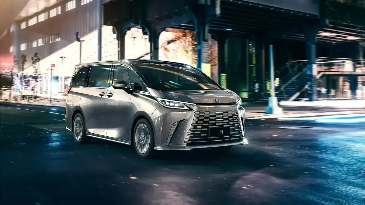 Кросовер Lexus LM