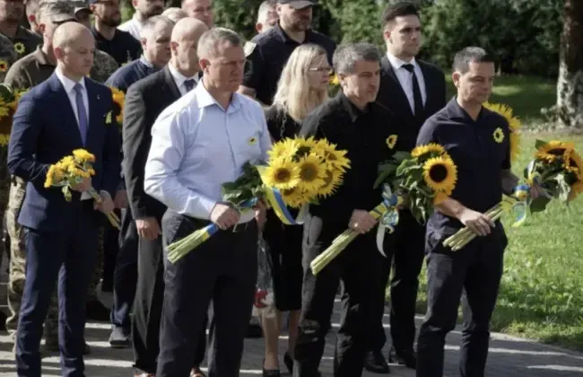 В Ужгороді вшанували пам’ять загиблих Захисників України