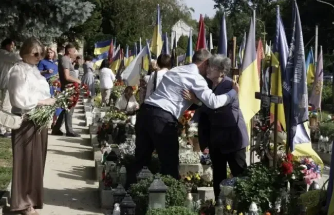 В Ужгороді вшанували пам’ять загиблих Захисників України