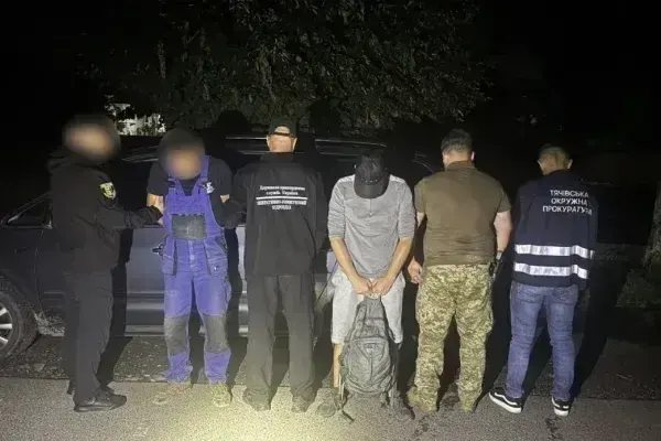 На Закарпатті затримали чоловіка, який намагався переправити людину через кордон за $3000