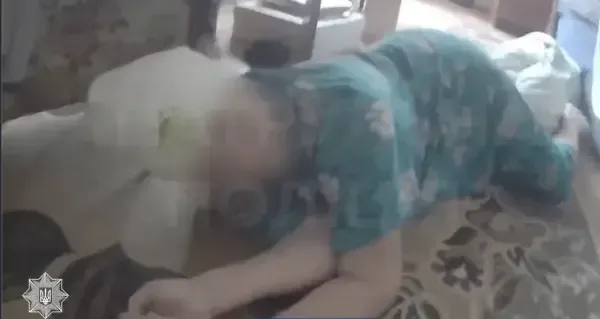 В Ужгороді поліцейські врятували бабусю, яка потребувала термінової допомоги