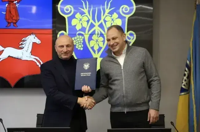 Ужгород і Черкаси офіційно стали містами-партнерами: підписано Меморандум про співпрацю