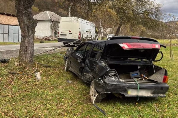 На Закарпатті у Воловці п’яний водій BMW спровокував серйозну ДТП з потерпілим (ФОТО)