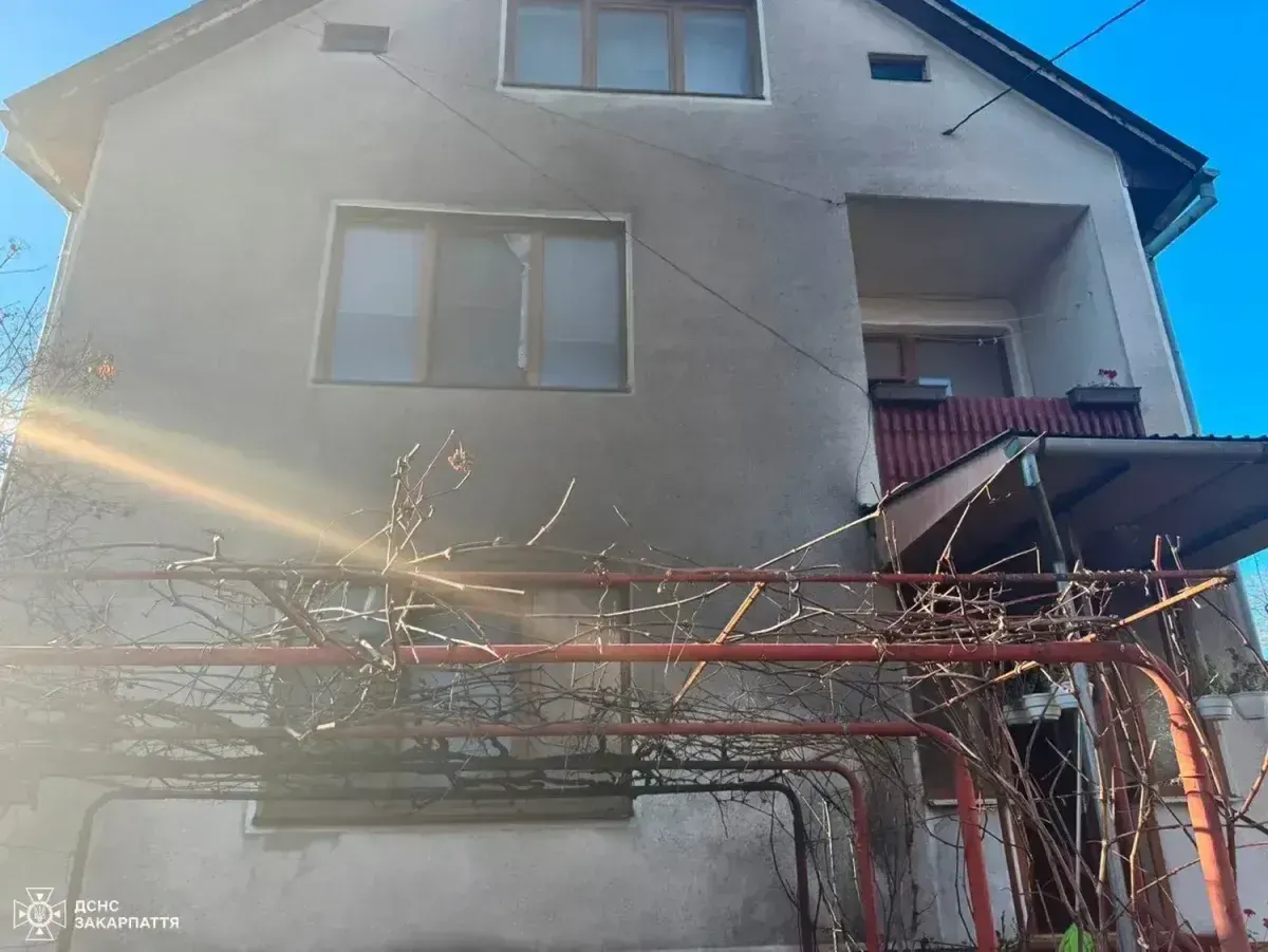В Ужгороді сталася пожежа зі смертельними наслідками: що відомо (ФОТО)