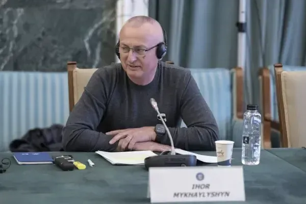 Керівник міграційної служби Закарпаття за державні кошти возив родину на відпочинок під виглядом відряджень