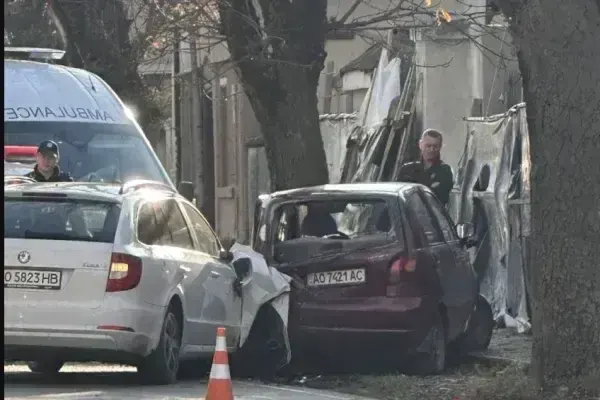 Серйозна аварія в Ужгороді: зіткнулися два легковики в районі Шахти