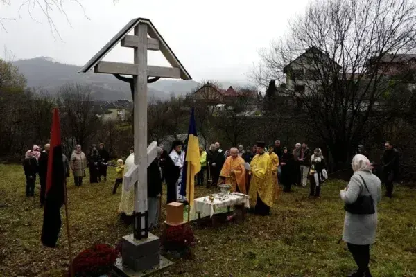 На Закарпатті громада зводить новий храм ПЦУ у Міжгір’ї