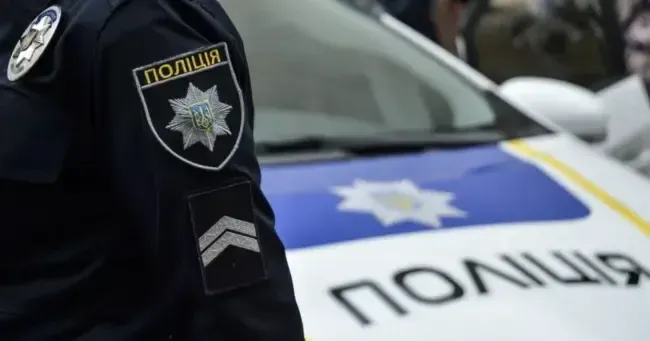 На Закарпатті поліціянти врятували дівчину, яка намагалася вкоротити собі віку