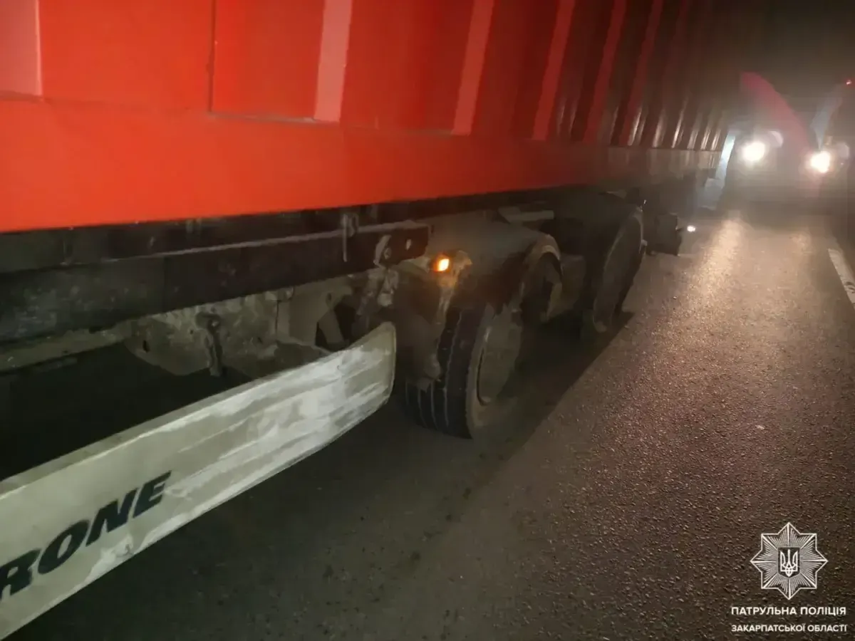На Мукачівщині п’яний водій Škoda протаранив вантажівку (ФОТО)