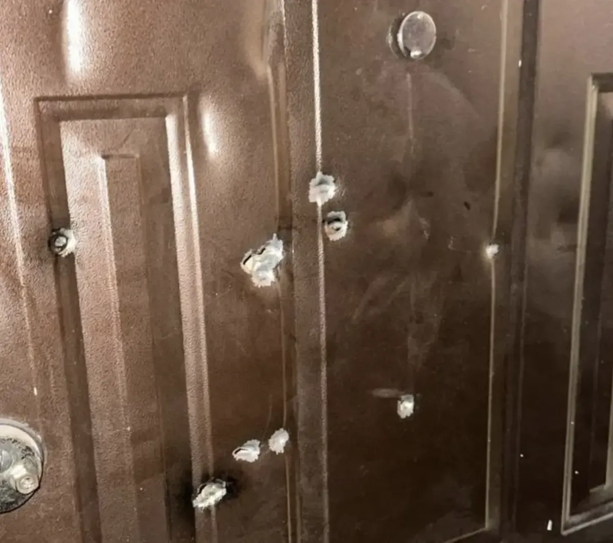 В Мукачеві поліція затримала чоловіка, який вночі влаштував стрілянину у багатоповерхівці