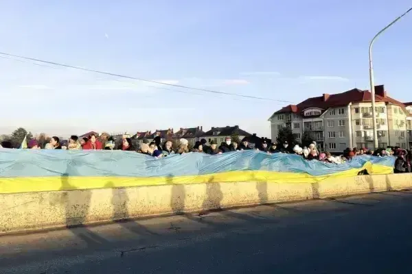 У Мукачеві на День Соборності створять ланцюг єдності на мості через Латорицю