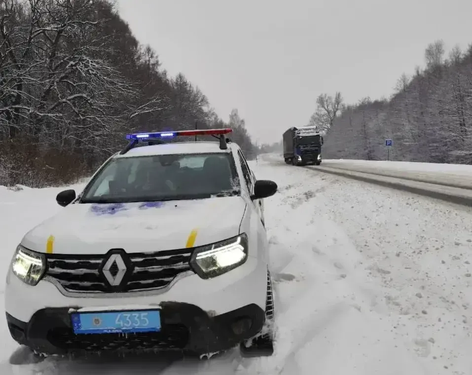 На Закарпатті ускладнено рух на трасах та гірських перевалах: актуальна інформація на ранок 7 січня