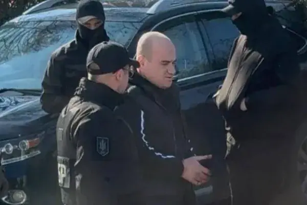 Мобілізований закарпатець із кримінальним минулим утік зі служби: його затримали поліція та ДБР