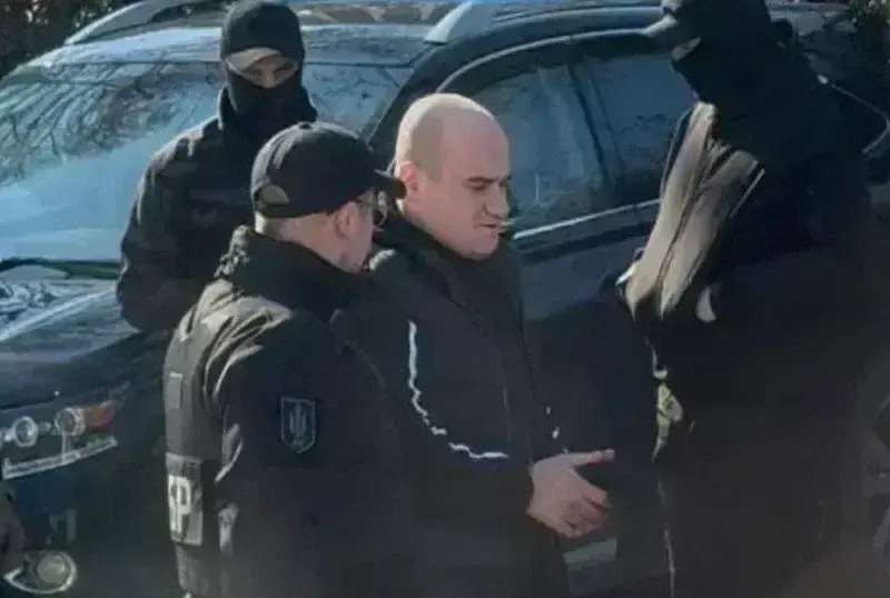 Мобілізований закарпатець із кримінальним минулим утік зі служби: його затримали поліція та ДБР