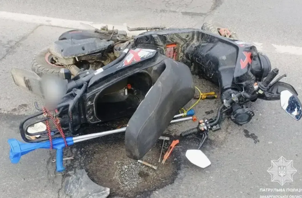 У Мукачеві п’яний водій мопеда потрапив у ДТП