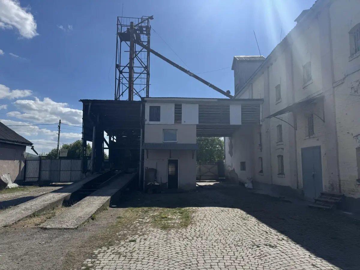 будівля, небо, доріжка