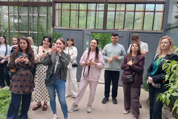 В Ужгороді презентували серію сувенірів «Збережи SOBI Закарпаття. Квіти»