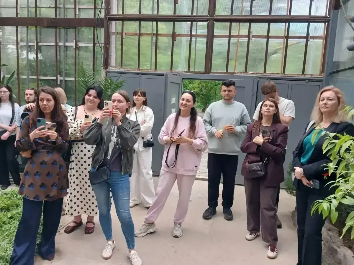 В Ужгороді презентували серію сувенірів «Збережи SOBI Закарпаття. Квіти»