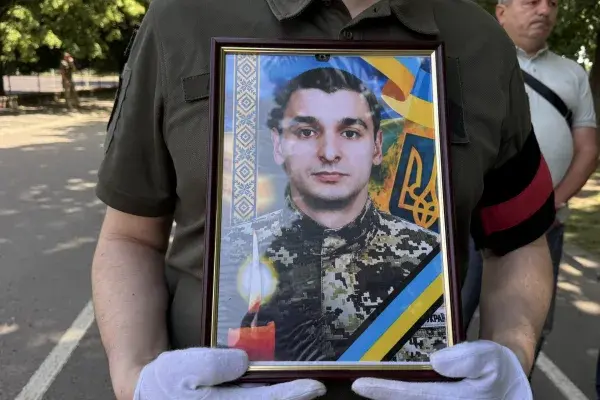 В Ужгороді попрощалися із військовослужбовцем Олександром Ячієм