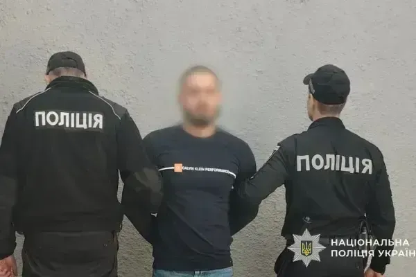 У Хусті водій BMW розпилив газ в обличчя вагітній жінці після конфлікту на переході