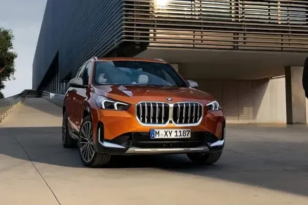 BMW X1: міський кросовер, який змінив правила гри