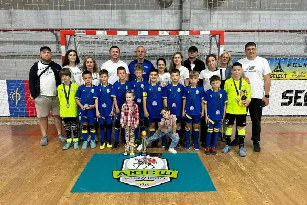 Юні футзалісти з Мукачева вибороли срібні медалі всеукраїнської першості