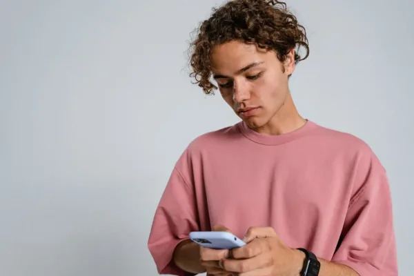 Без TikTok та Instagram до 16 років: у Британії анонсували масштабну цифрову реформу