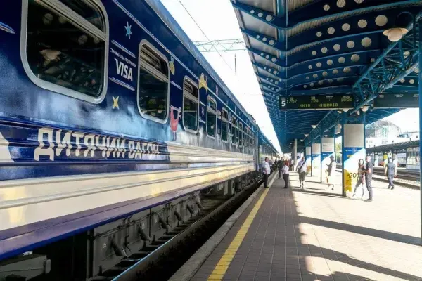 Укрзалізниця збільшуює кількість дитячих вагонів: серед напрямків — Закарпаття