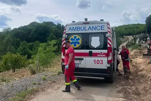 На Закарпатті під час пожежі сухостою постраждала 69-річна жінка