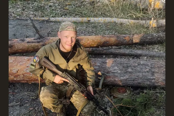 «Є поранений» — і він біжить: історія закарпатського прикордонника, який врятував десятки життів на фронті