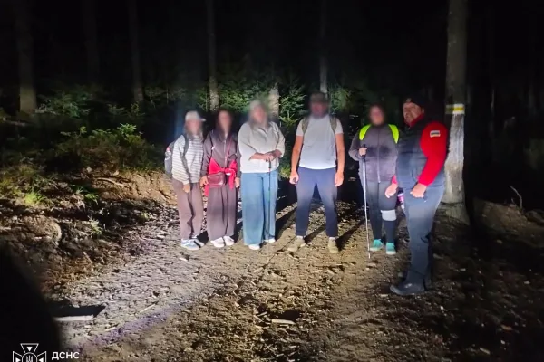 Через втому та травми: на Рахівщині рятували групу туристів під час спуску з Говерли