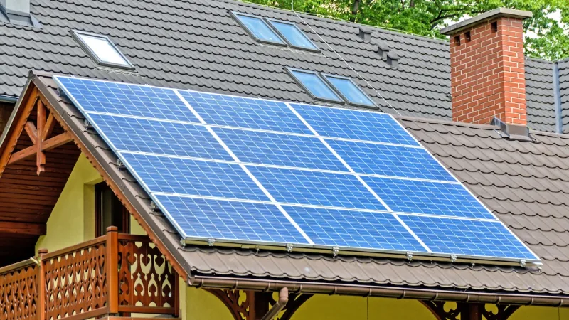 Інвертори 12V, 24V та 48V: як розрахувати необхідну потужність і ємність акумуляторів