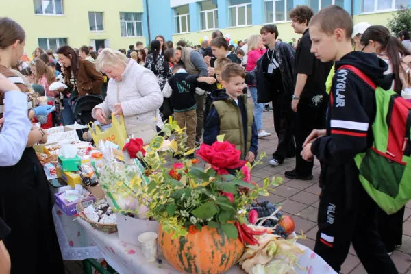 У Чопському ліцеї під час благодійного ярмарку зібрали понад 138 тисяч гривень для ЗСУ