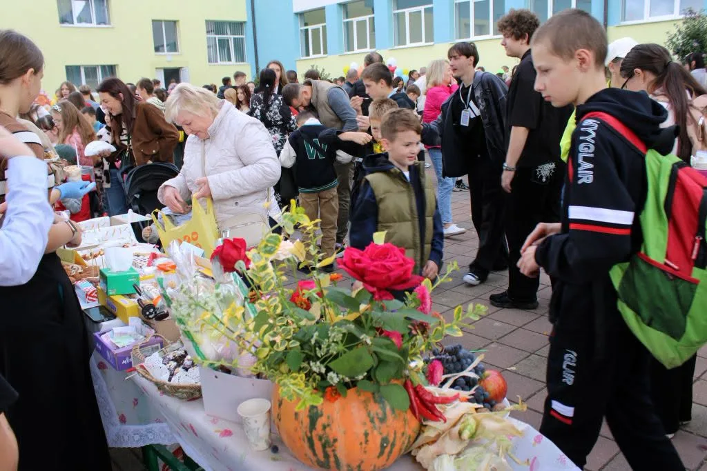 У Чопському ліцеї під час благодійного ярмарку зібрали понад 138 тисяч гривень для ЗСУ