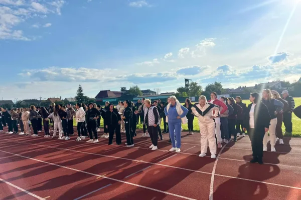 У Хустській громаді стартували спортивні змагання серед працівників освіти