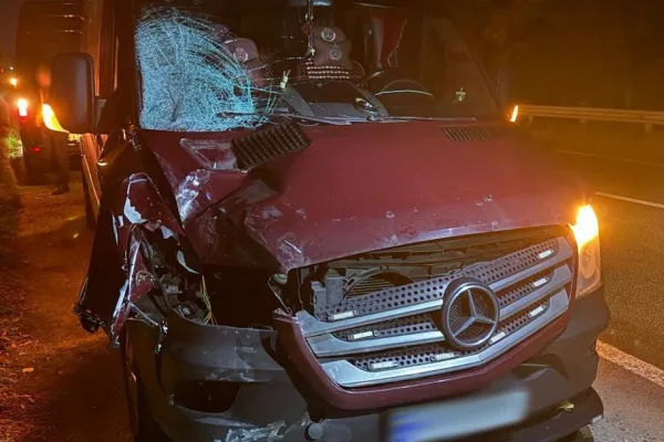 На трасі Київ — Чоп мікроавтобус на смерть збив чоловіка