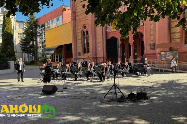 В Ужгороді концертом просто неба відзначили День територіальної оборони України