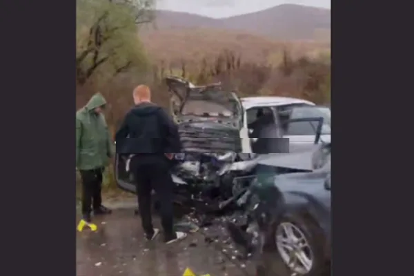 На Ужгородщині внаслідок лобового зіткнення двох авто постраждав водій